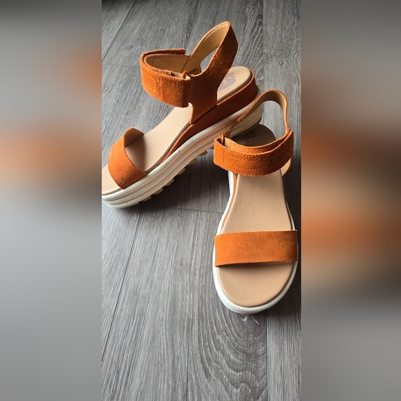 Sorel Canyon Gold Suede Cameron Sandal – Women’s 8, Velcro Platform - Picture 2 of 12